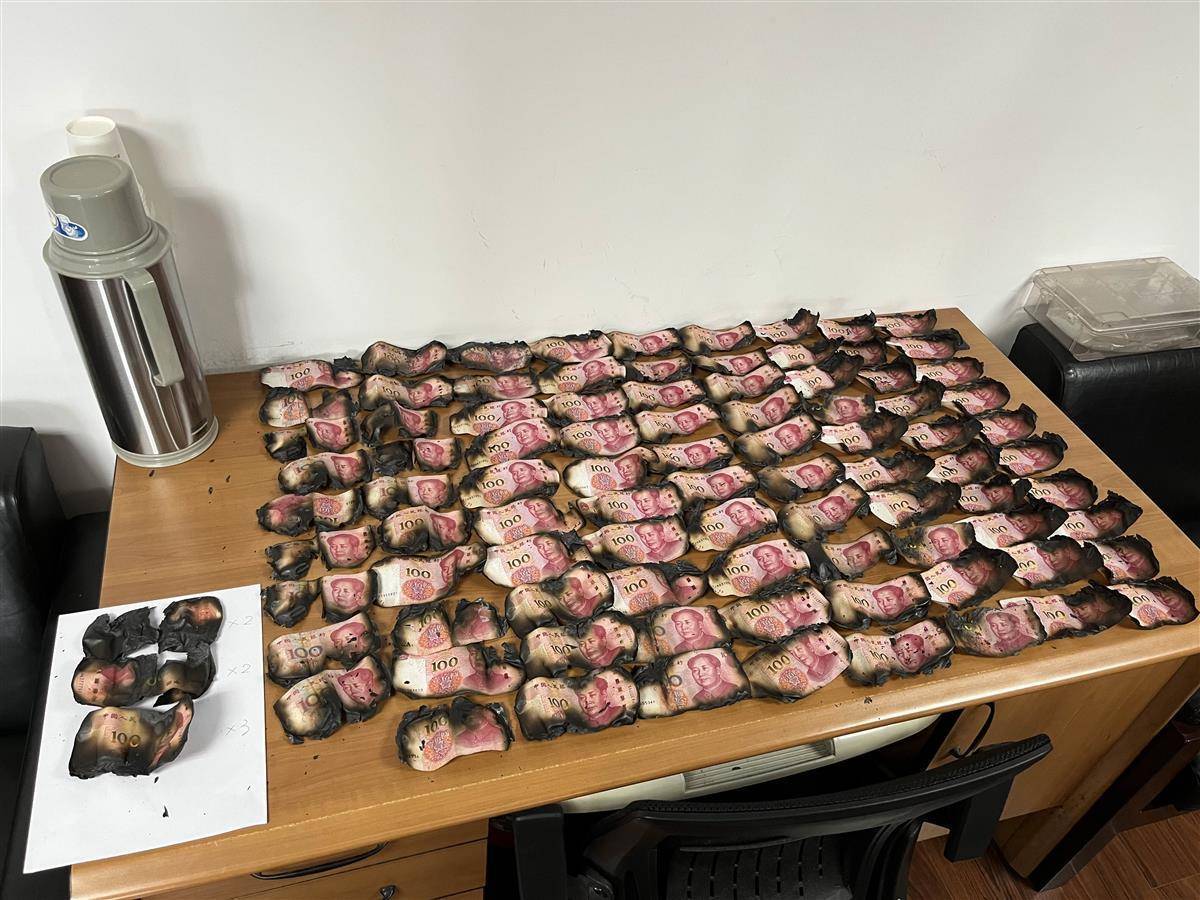 孩子玩火烧毁人民币，银行帮忙兑换29200元