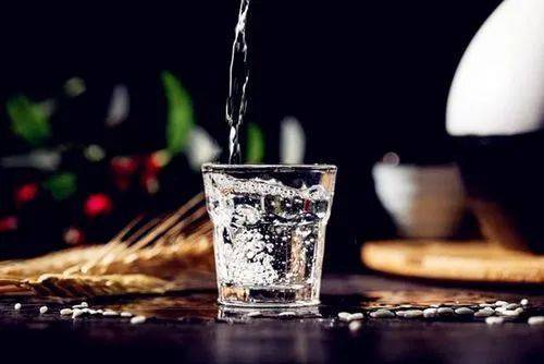 NFT火爆之下<strong></p>
<p>数字资产交易</strong>，数字白酒的另类数字资产魅力在哪？