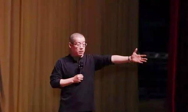 比特币首富李笑来<strong></p>
<p>比特币走势</strong>,用10万枚比特币套现135亿,称比特币是割韭菜