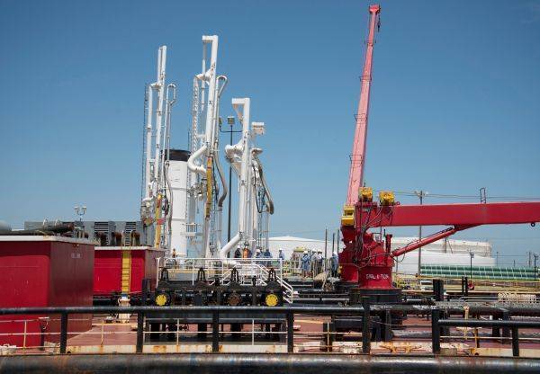 英媒:美国明年有望成原油净出口国