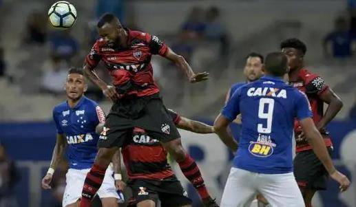 今日巴甲：戈亚尼亚竞技vs巴西国际<strong></p>
<p>今日国际原油价格</strong>，状态迥异，巴西国际未必安稳