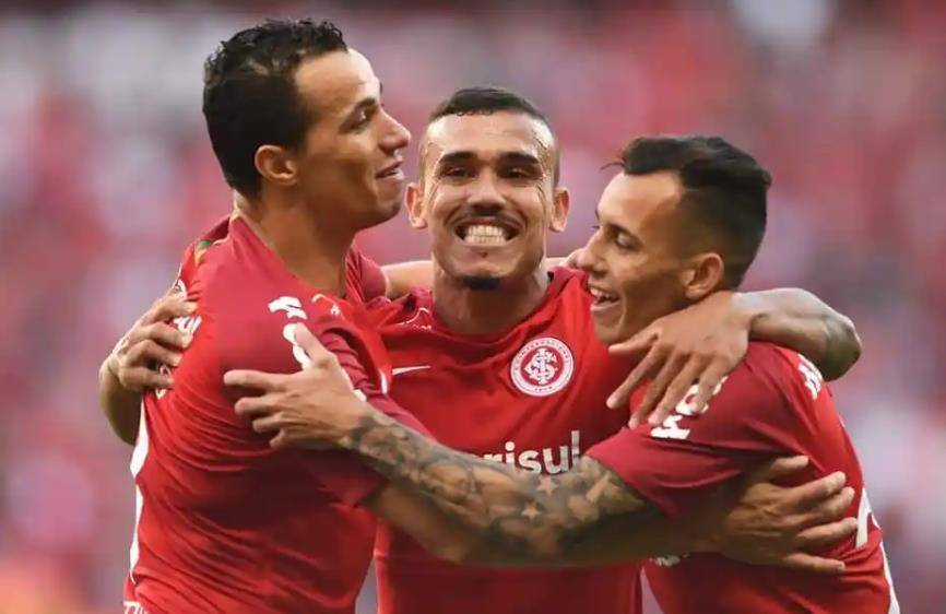 今日巴甲：戈亚尼亚竞技vs巴西国际<strong></p>
<p>今日国际原油价格</strong>，状态迥异，巴西国际未必安稳