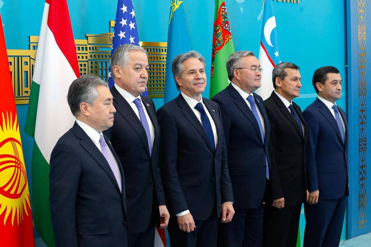 哈国绕过俄罗斯<strong></p>
<p>中哈原油管道</strong>,加大石油出口,两国外长会面,哈方闭口不谈能源