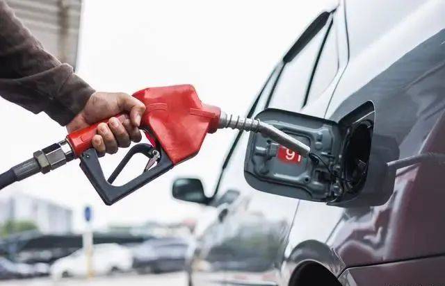 今日油价消息:今天3月16日<strong></p>
<p>最新原油价格</strong>,加油站调整后92、95汽油的最新限价