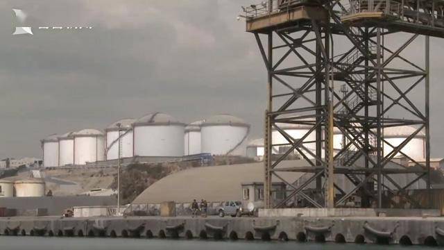 乘虚而入<strong></p>
<p>美国狂买俄罗斯原油</strong>!美国取代俄罗斯成欧盟最大原油供应国