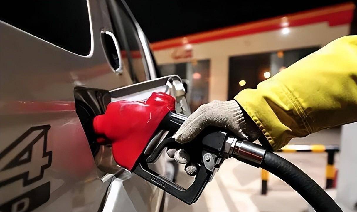 3月31日国内油价或将迎来大跌<strong></p>
<p>一桶原油是多少升</strong>，预计95号汽油重返“7元时代”