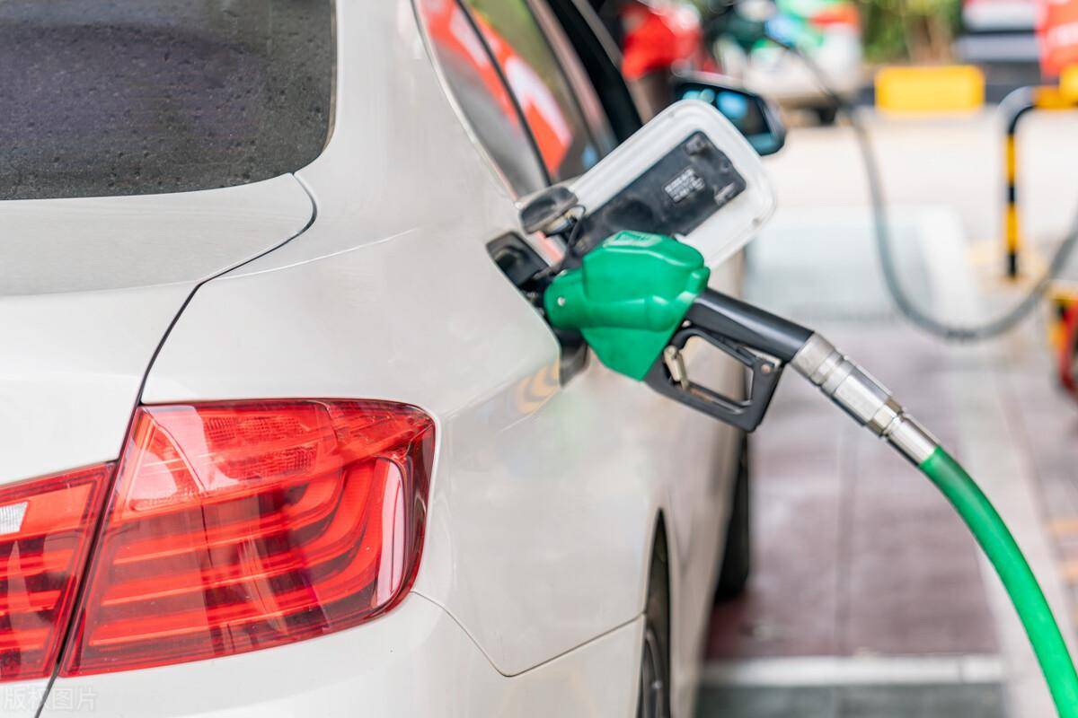 油价最新调整：3月8日<strong></p>
<p>一桶原油是多少升</strong>，国内加油站调价后92、95号汽油售价