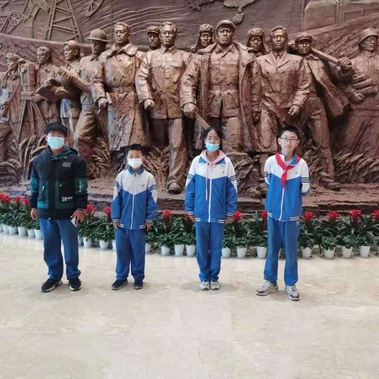 穿越历史云烟 体验油田辉煌——濮阳市油田第五中学组织参观中原油田展览馆