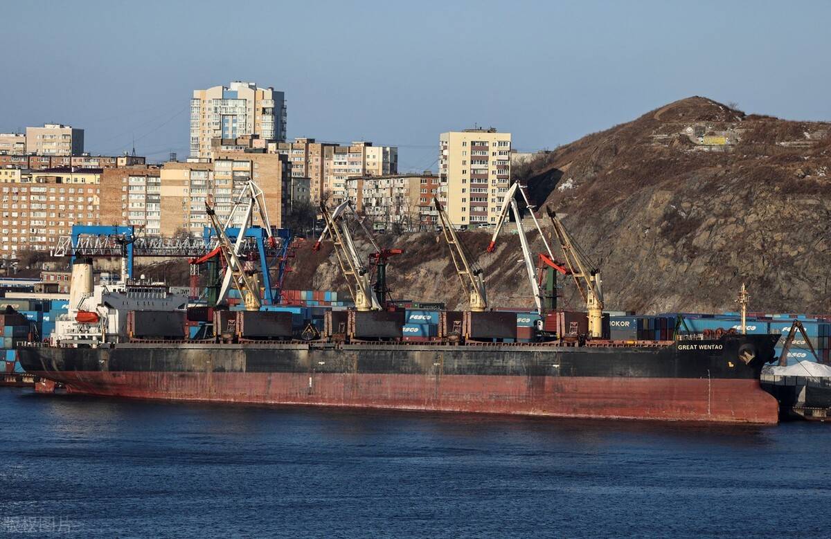 俄罗斯拟3月大幅削减出口<strong></p>
<p>原油价格</strong>，为原油价格提振，有望摆脱连跌颓势？