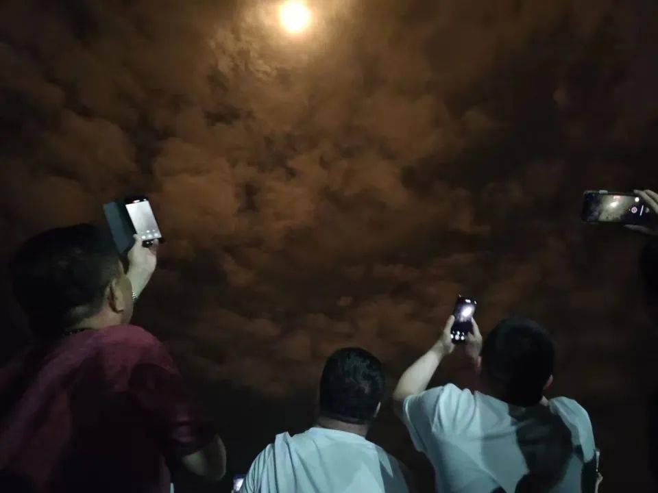 几十万人去文昌看火箭<strong></p>
<p>万倍虚拟币</strong>，民宿涨价10倍