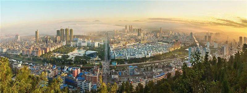 楚雄州强化政策保障、加大统筹力度——建绿美城市 享宜居生活