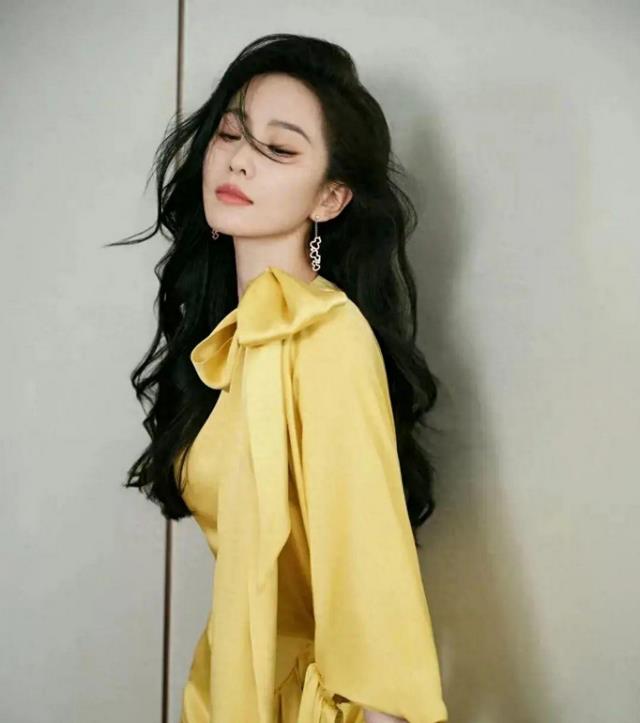 刘诗诗被后援会背刺<strong></p>
<p>虚拟慈善币</strong>，无实物敛财，虚拟商品售价5万人民币