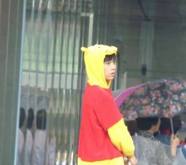 李易峰作品被下架<strong></p>
<p>易架虚拟币</strong>，湾湾V指数飙升，郭子瑜拿下类目榜第一名