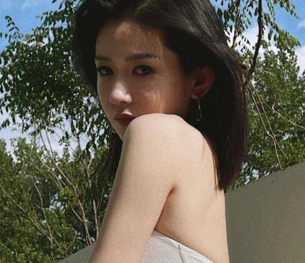 原创李易峰作品被下架<strong></p>
<p>易架虚拟币</strong>,湾湾V指数飙升,郭子瑜拿下类目榜第一名