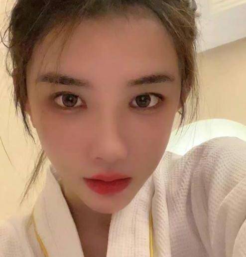 原创李易峰作品被下架<strong></p>
<p>易架虚拟币</strong>,湾湾V指数飙升,郭子瑜拿下类目榜第一名