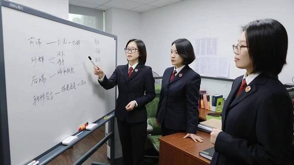 利用跨境虚拟币骗局榨干受害人血汗钱<strong></p>
<p>虚拟格林币</strong>!这个诈骗团伙的嫌疑人被起诉