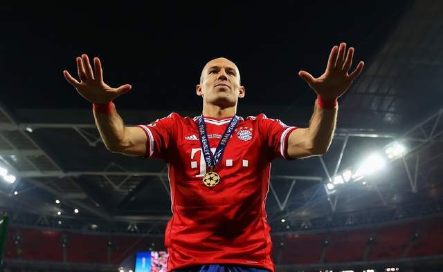 土豪拜仁<strong></p>
<p>挖金虚拟币</strong>！千万欧解约金挖英超降级主帅+千万欧年薪挖水晶宫边锋