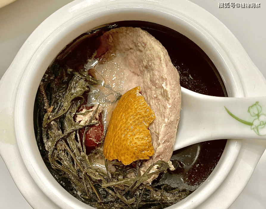 过去草丛中常见<strong></p>
<p>挖金虚拟币</strong>，俗称“独脚金”，儿时挖来换零花钱，500元1斤