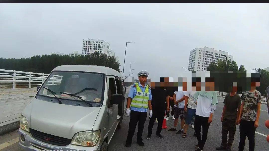 违法超员<strong></p>
<p>吴某虚拟币</strong>!雷某、吴某某、赵某……被驻马店交警查获