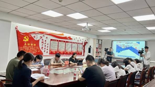 江苏消保委提示微短剧充值陷阱:虚拟币太“虚”<strong></p>
<p>虚拟领先币</strong>,消费者无法预判支付金额