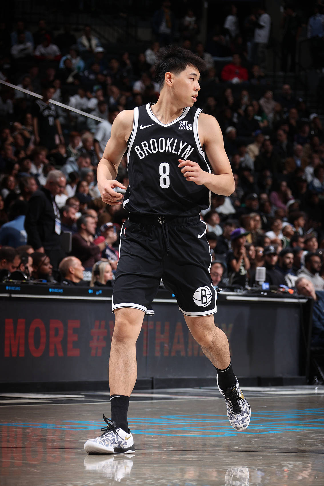 字母哥22+12托马斯32分 崔永熙生涯首分篮网胜雄鹿