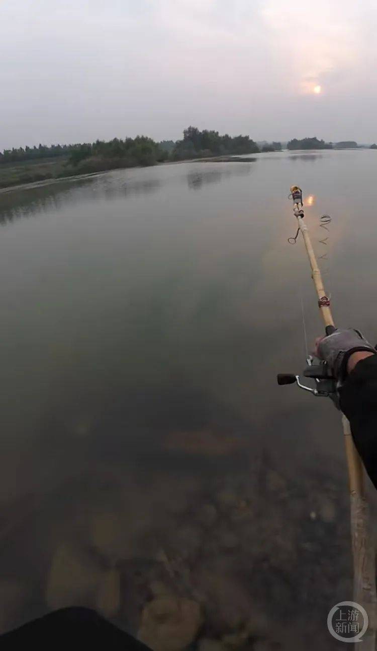 “当时就无心钓鱼了<strong></p>
<p>虚拟币CG</strong>！”河南钓友在洛阳附近“钓”到古碑？文保部门回应