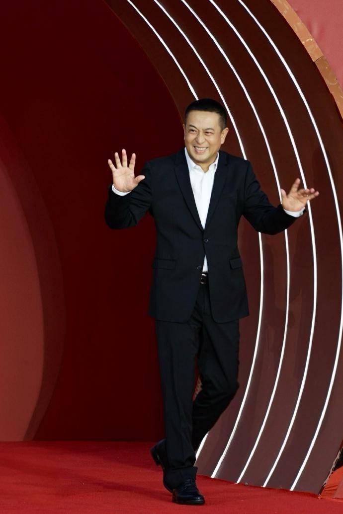 自媒体曝54岁张嘉益离婚<strong></p>
<p>虚拟币CG</strong>，为了躲妻子宁愿多在外工作，张嘉益工作室：假得离谱！