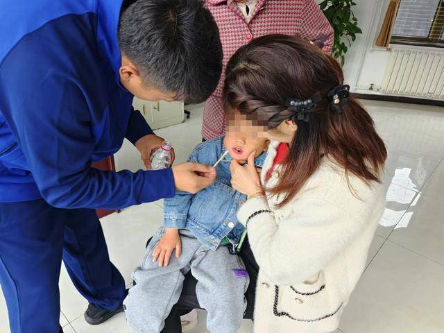 北京五岁男童把鱼钩放进嘴<strong></p>
<p>虚拟币CG</strong>，家长发现抱着孩子直奔消防站