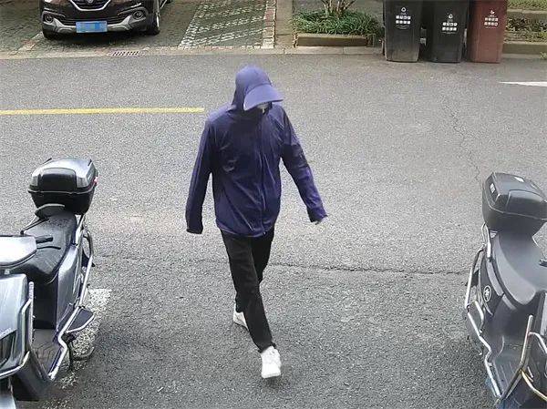 男子对前妻动起“歪脑筋”<strong></p>
<p>虚拟币CG</strong>,潜入其家中……上海警方:刑拘