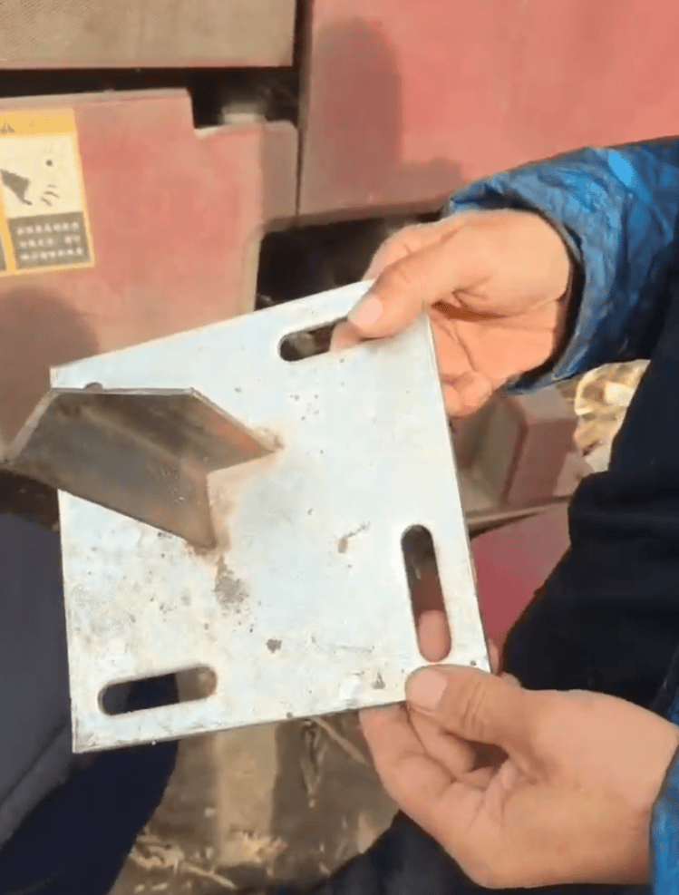 黑龙江农民收地疑遭恶意投放角铁<strong></p>
<p>虚拟币CG</strong>,自发筹款找“凶手”?当地回应