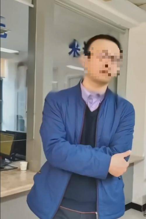 规划局副局长跳窗逃离<strong></p>
<p>虚拟币跨期</strong>，被堵4小时不能怪群众