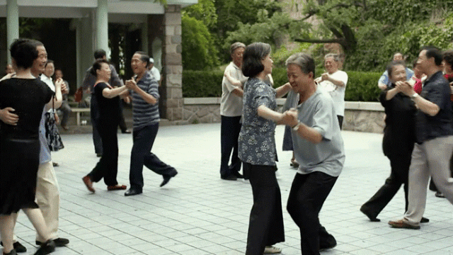 盼着退休的年轻人<strong></p>
<p>虚拟币跨期</strong>,提前30年看养老院