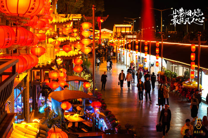 秦皇岛一网红夜市被指违规占用规划绿地却经营4年之久<strong></p>
<p>虚拟币JT</strong>，当地回应：无审批手续 | 刚调查