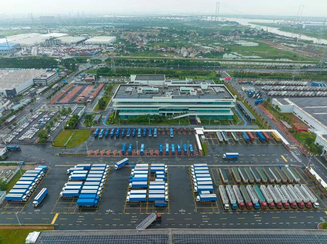 增速倒数<strong></p>
<p>学时虚拟币</strong>，这座一线城市怎么了？