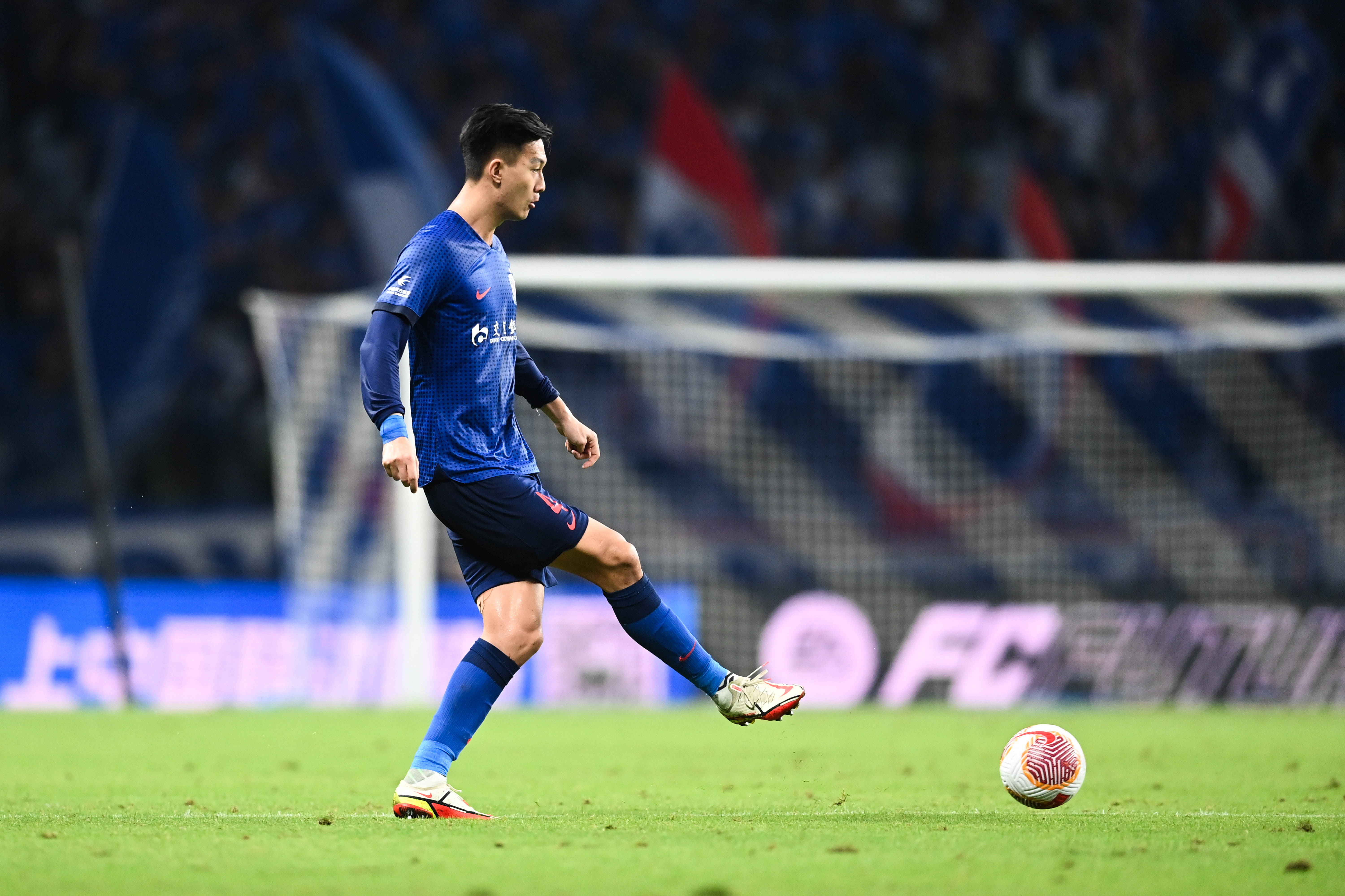 中超赛季最佳阵容:沪上双雄贡献7人 武磊34球无愧球王