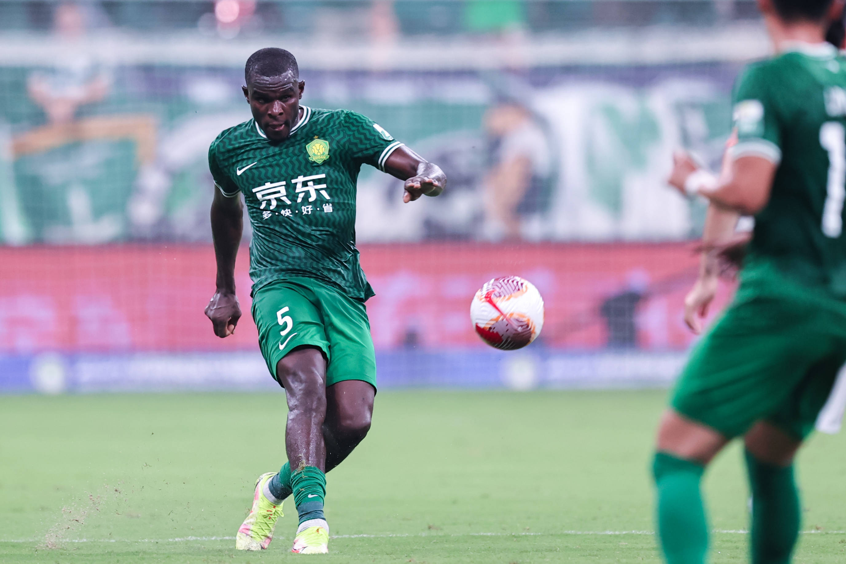 中超赛季最佳阵容:沪上双雄贡献7人 武磊34球无愧球王