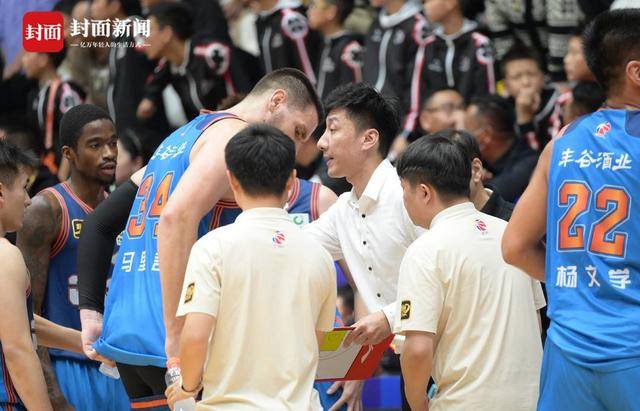 CBA第一阶段收官:四川男篮打出“永不放弃”精气神