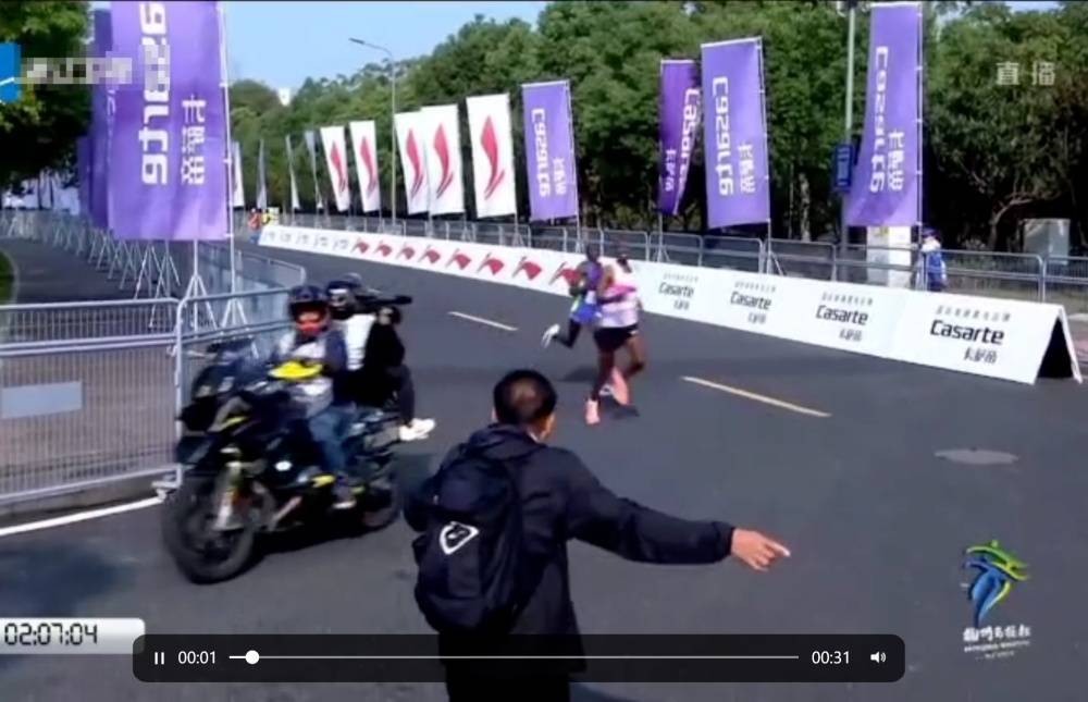 引导失误让冠军变亚军<strong></p>
<p>市场虚拟币</strong>，致其错失21万？杭州马拉松组委会发布情况说明