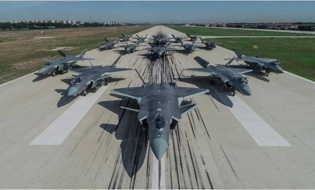 解放军西部战区拉出15架歼-20<strong></p>
<p>市场虚拟币</strong>，印度空军20年追不上！