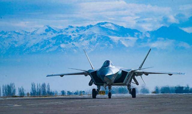 解放军西部战区拉出15架歼-20<strong></p>
<p>市场虚拟币</strong>，印度空军20年追不上！