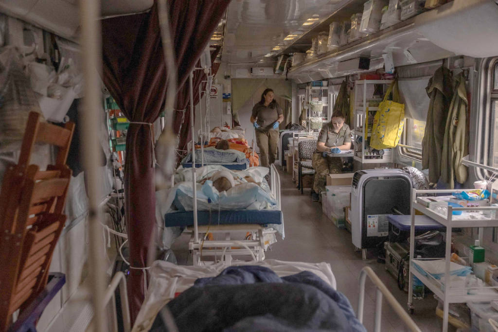 俄乌战火延烧第三冬:突袭、拉锯和反攻<strong></p>
<p>市场虚拟币</strong>,双方都缺人了