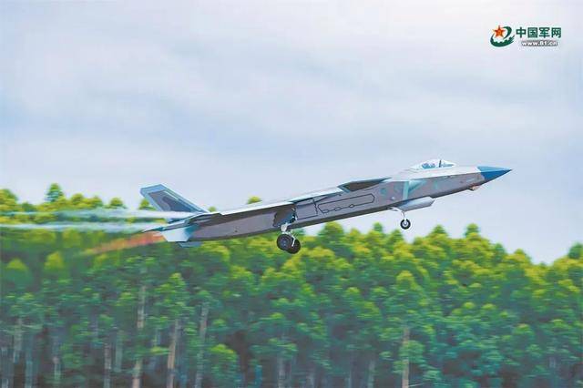 照片曝光<strong></p>
<p>虚拟币闪兑</strong>！歼-35A究竟有多厉害？