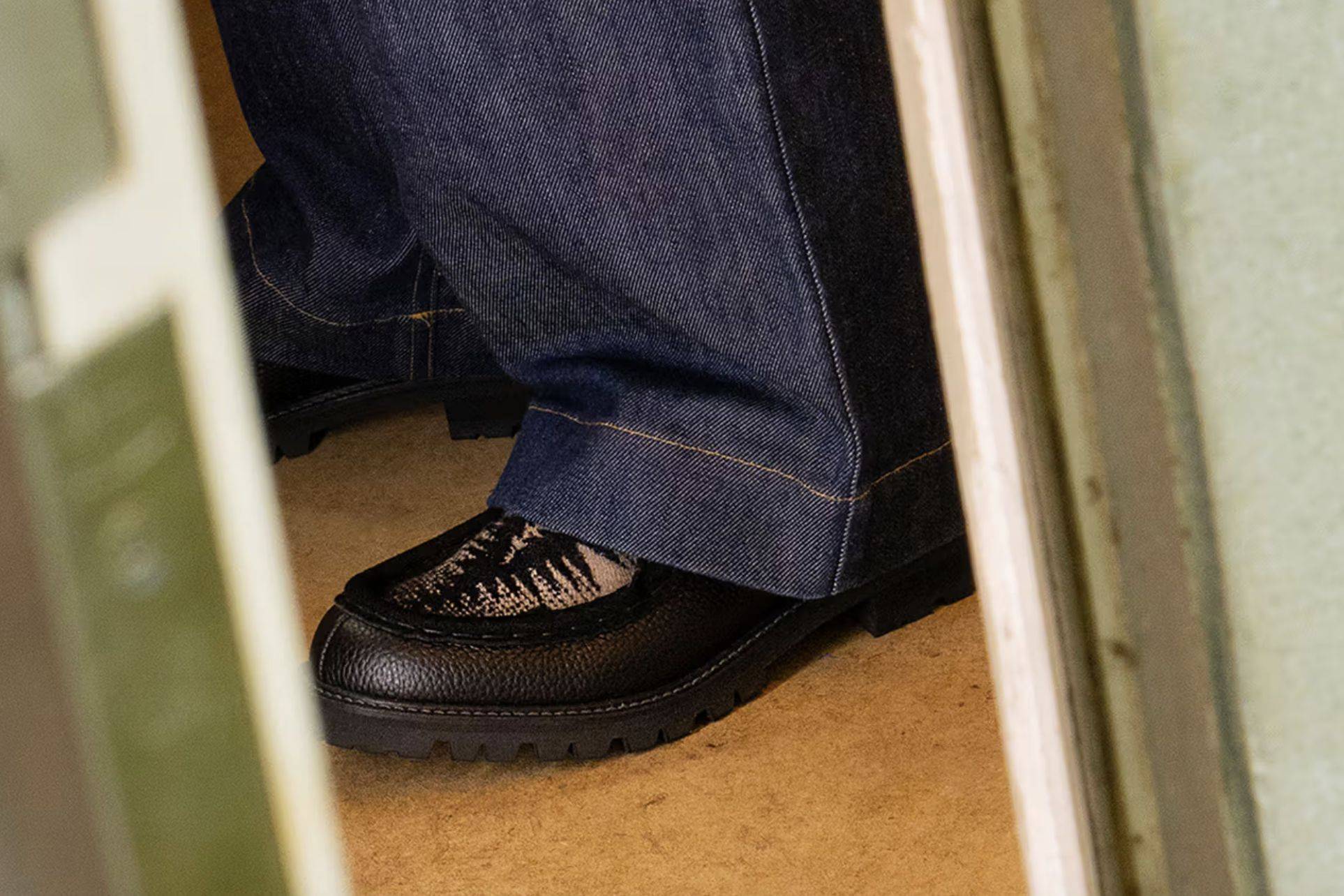 一个靠做“假鞋”走红的品牌<strong></p>
<p>虚拟币闪兑</strong>，凭什么越办越好？