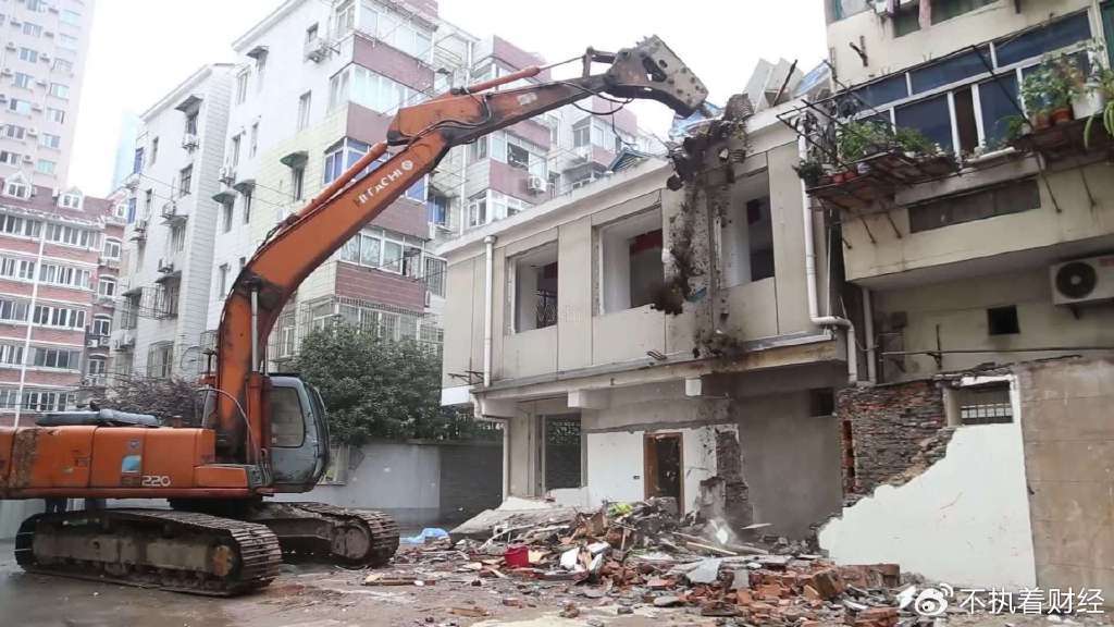 老百姓建议<strong></p>
<p>虚拟币闪兑</strong>,别再瞎折腾老旧预制板楼了,原地重建才是正途!