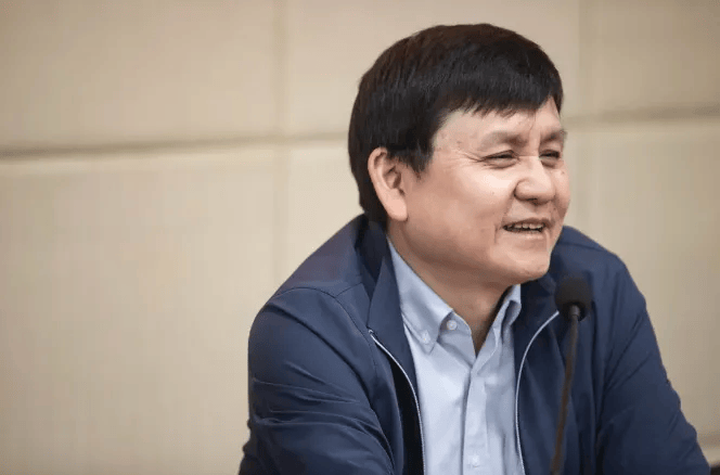 张文宏不做医生了？新身份曝光<strong></p>
<p>沉迷虚拟币</strong>！网友：想到范志毅