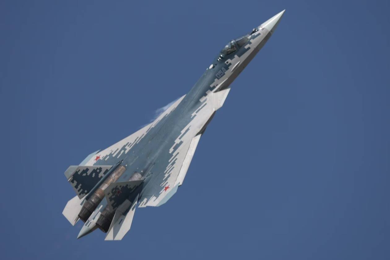 眼镜蛇机动！俄罗斯战机苏-57<strong></p>
<p>沉迷虚拟币</strong>，在珠海上空高难度“炫技”！