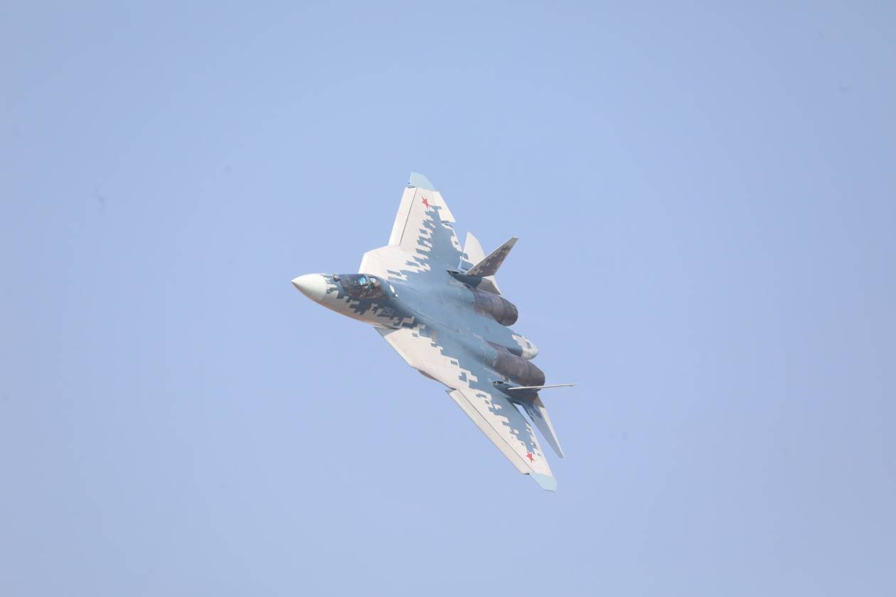 眼镜蛇机动！俄罗斯战机苏-57<strong></p>
<p>沉迷虚拟币</strong>，在珠海上空高难度“炫技”！