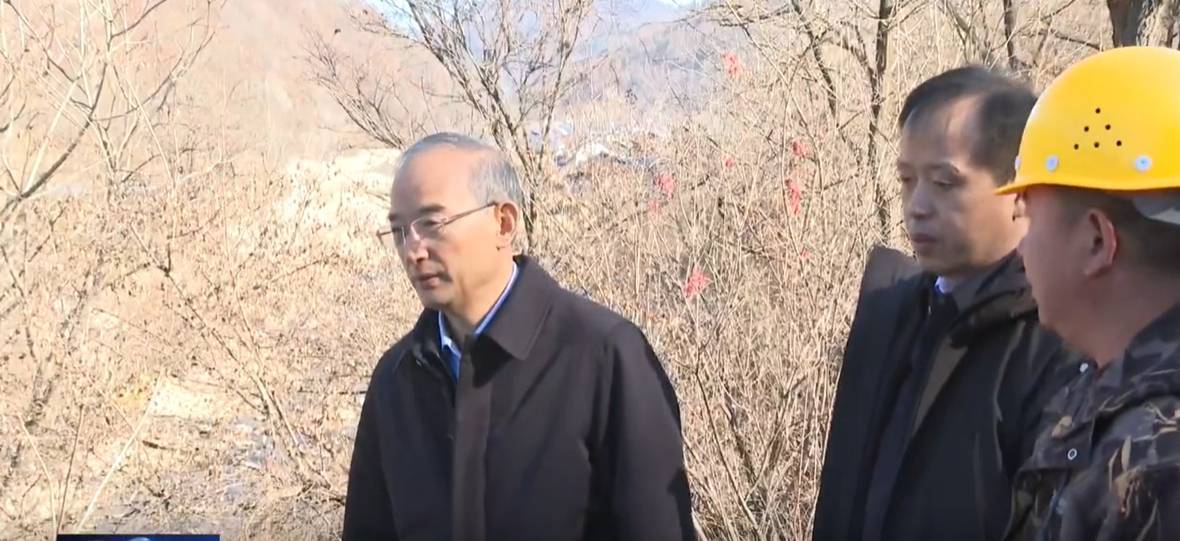 调研途中<strong></p>
<p>松原虚拟币</strong>,吉林省委书记多次随机停车察看水毁工程施工情况