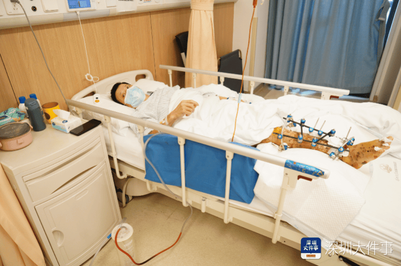 失血过半！深圳男子被三四百斤模具砸到<strong></p>
<p>松原虚拟币</strong>，医生全力抢救