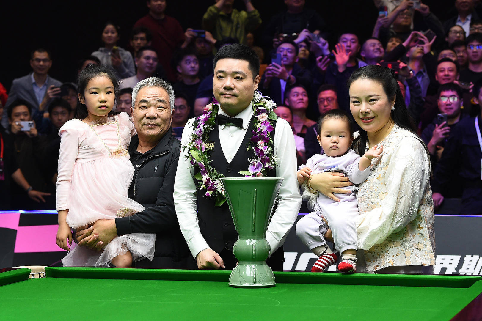 终结5年冠军荒<strong></p>
<p>摇虚拟币</strong>，37岁的丁俊晖感叹：球迷和我都辛苦，还好我们都挺过来了